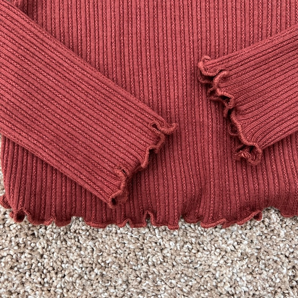 OGL Cropped Ribbed Top - Picture 5 of 10